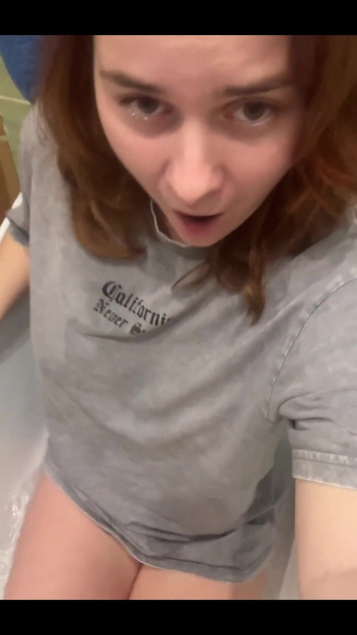 Fox Flame: Ви коли-небудь потрапили у ванну повністю одягнені?