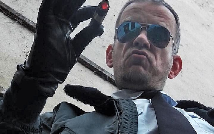 GERMANE_XL: Poliziotto in pelle 19