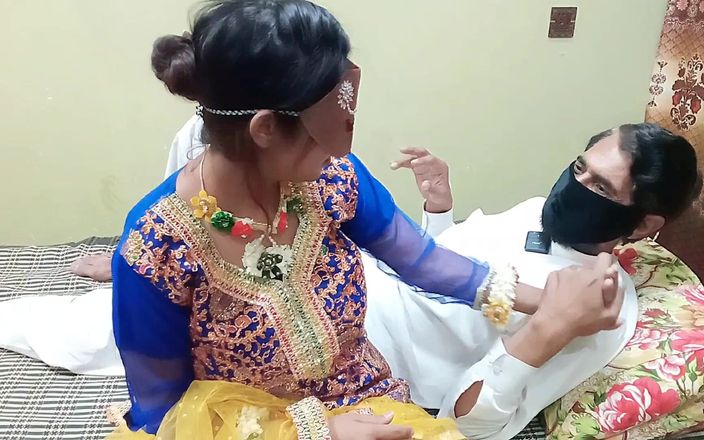 MehwishButt: Làm sạch sâu phòng của cô ấy