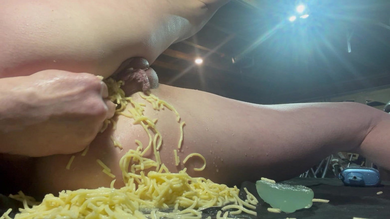 WhisperBay: 食べ物で遊ぶ