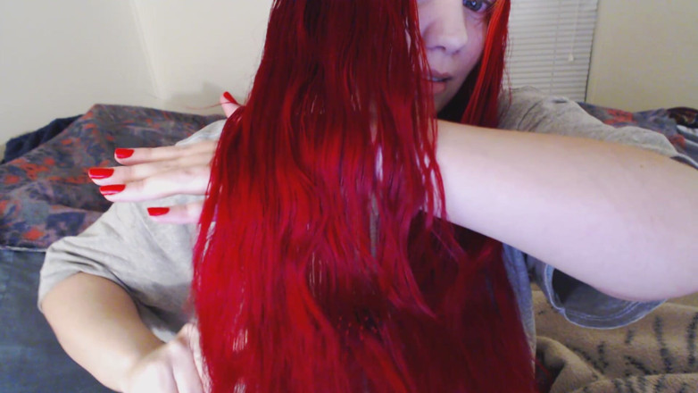Scarlet Vixen: Cepillando mi largo pelo rojo