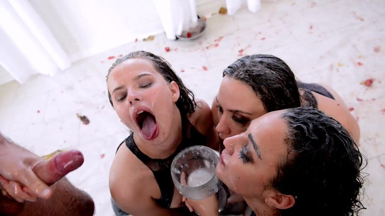 Anatomik Media: Blowbang besar anatomik media yang berantakan