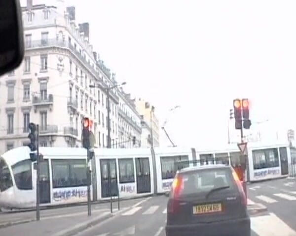 Monde Francais: Pantat bahenol pelacur perancis ini dientot sama dua cowok sekalian!