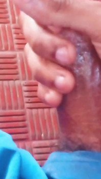 Jerking off at the Pool