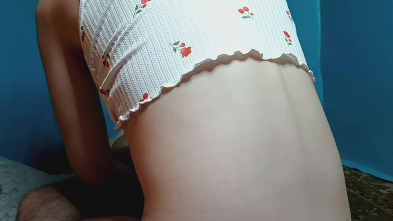 Marukierv: Няня скачет и играет со своей игрушкой