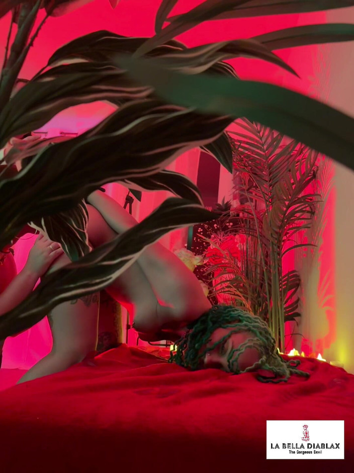 LaBellaDX: Wetkittycity ile kırmızı tutku bts