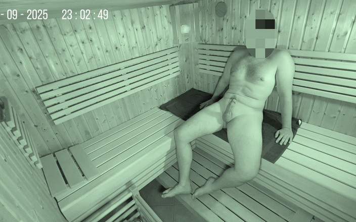 Lucas Nathan King: Kamera menangkap pria di sauna
