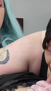 Mariquita Daisy chupando y siendo follada por Bailey Wilde - compilación 1
