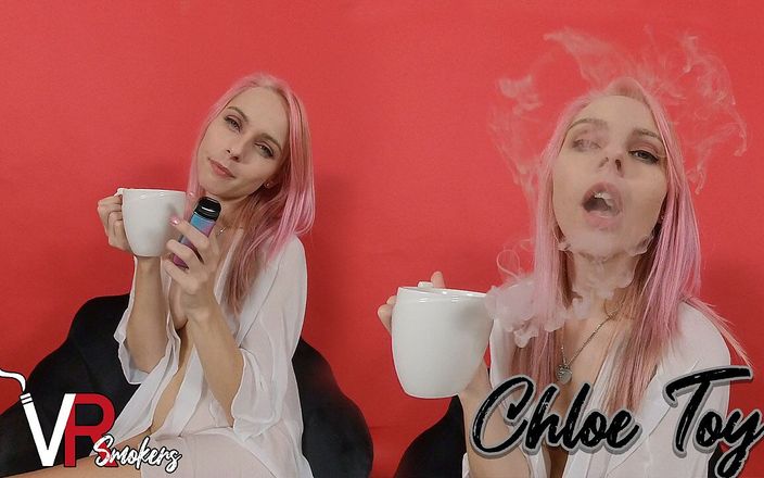VR smokers: Chloe Toy - Vaping
