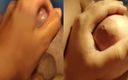 Emma Alex: Nieuw formaat close-up video. Perfecte natuurlijke tieten aanraken terwijl stiefzus...