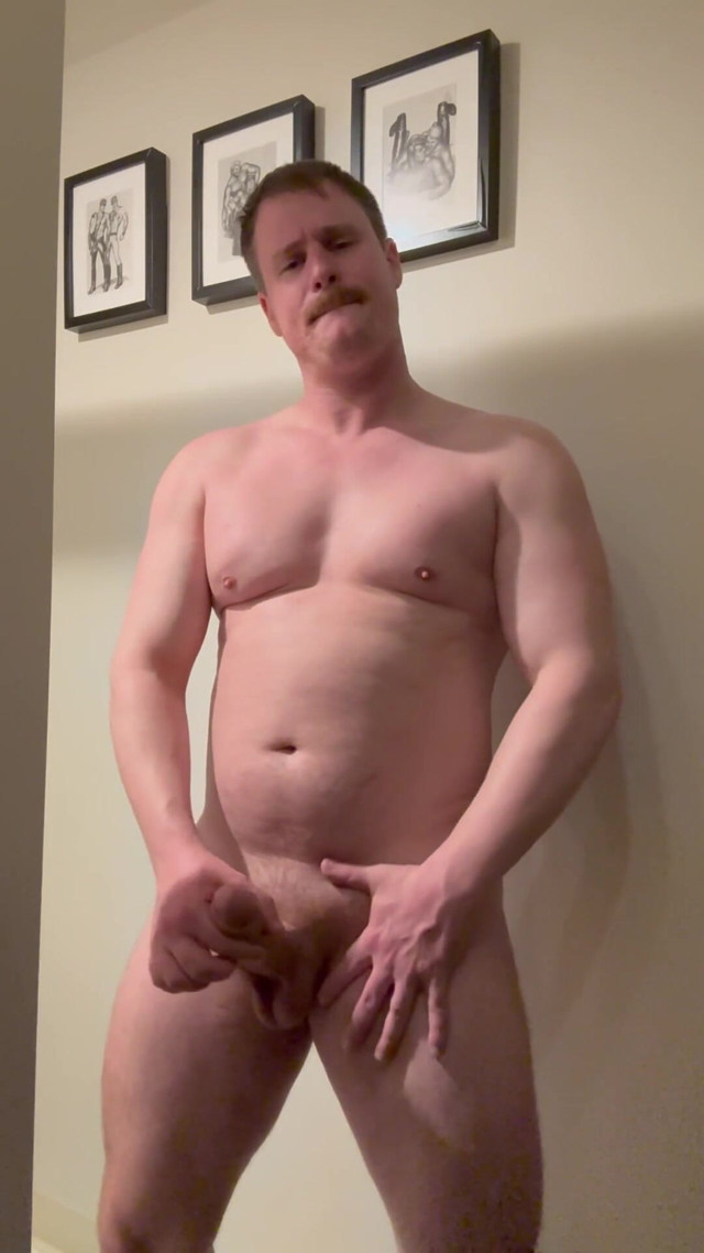 Dude Jerking on Safari (Jordi Massive) Dude Jerking on Safari (Jordi Massive)