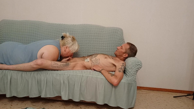 Zona901: Soția urmărește cum vecinul ia o muie profundă și înghite spermă