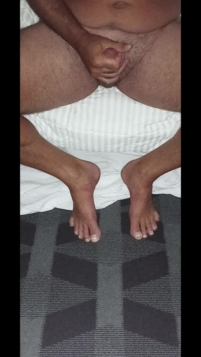 Midsouth Foot Fetish: Just a Man Alone in a Hotel Room