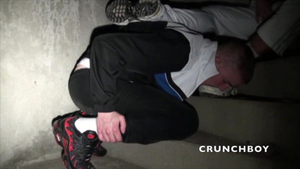 Sneaker gay: 足の屈辱を伴うXtremスニーカーの提出