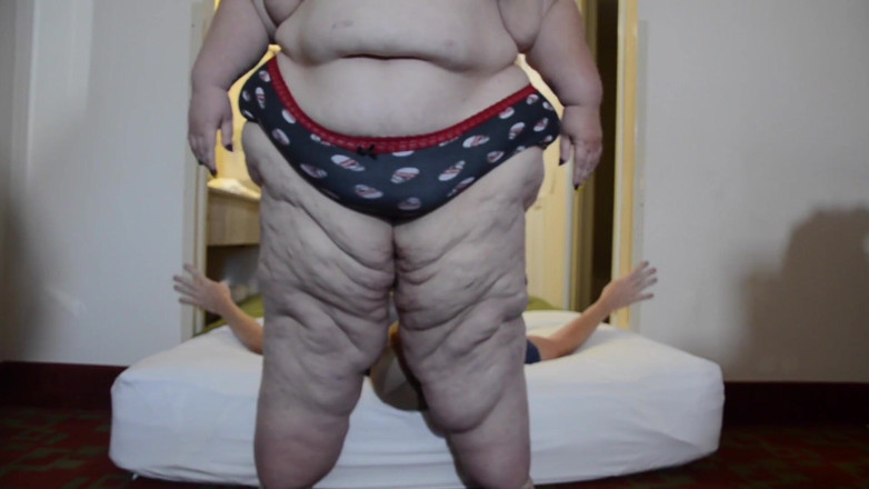 Full Weight Productions: Il materasso di una squadra tag cade con Bobbi Jo...