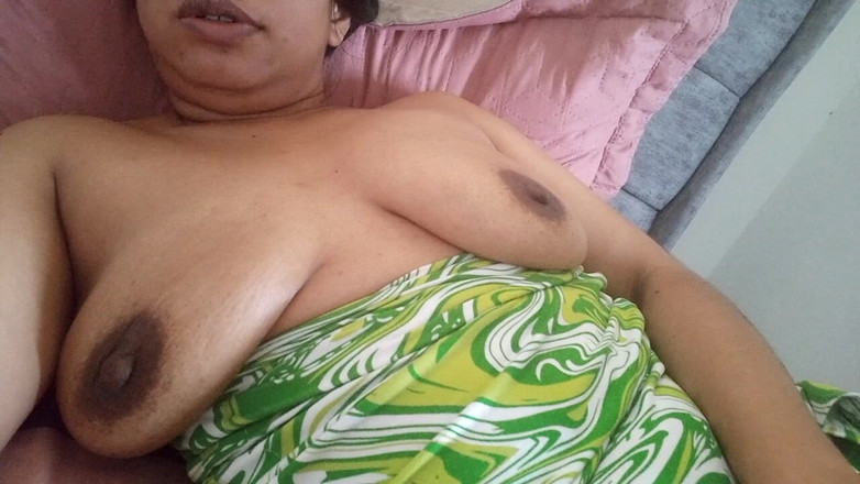 PATY PATY: Moje nevlastní sestra svádí svými sexy šaty a jak lahodně vypadají...