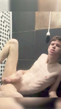 Kedoimath - a Twink Ready to Get Fucked in the Shower