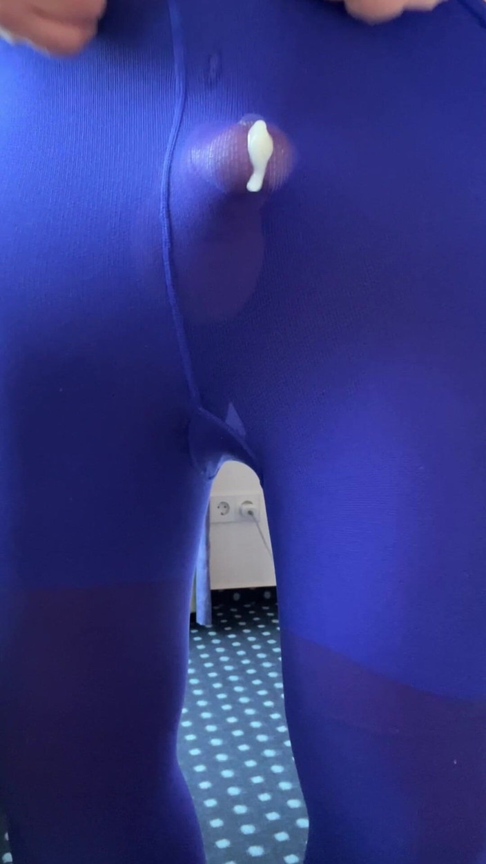 Nylon-Lottchen: Strumpfhosen Freihand Wixxen Und Spritzen