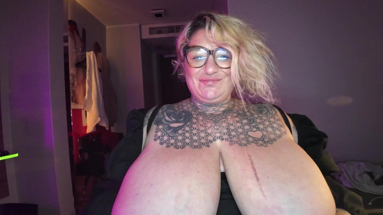 Mr LDN Lad: Puta Grandota De Enormes Tetas Follada Con Leche
