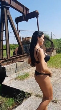 Nuditate în aer liber: Industria uleiului