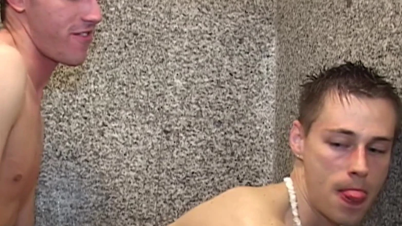 Just X Gays porn: 两个饥渴的 twink 以狂野的热情互相探索