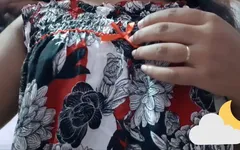 자연의 젖탱이를 가지고 노는 귀여운 스리랑카 소녀 나이트 드레스