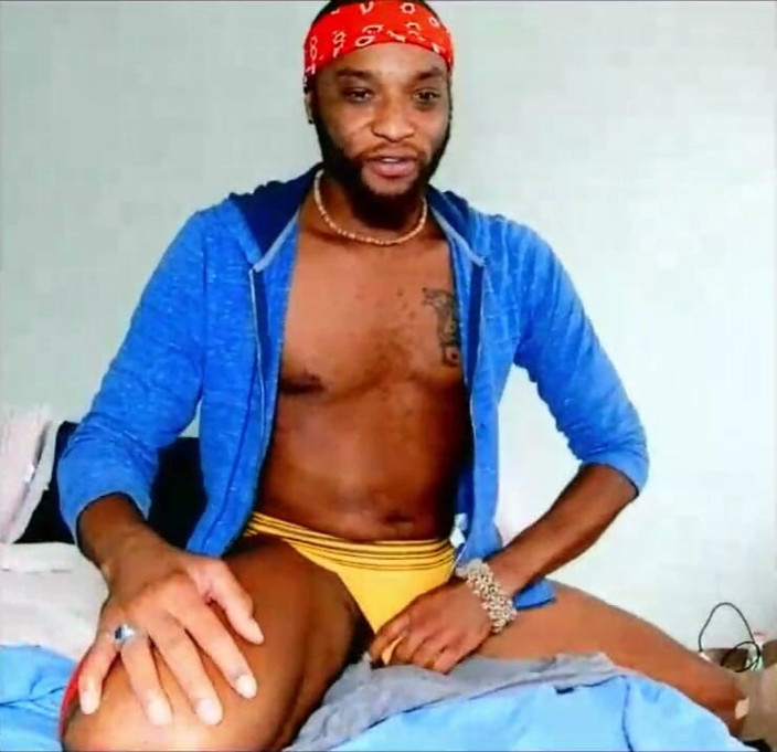 Kennie Jai: Sexy honění ve žlutém jocku!