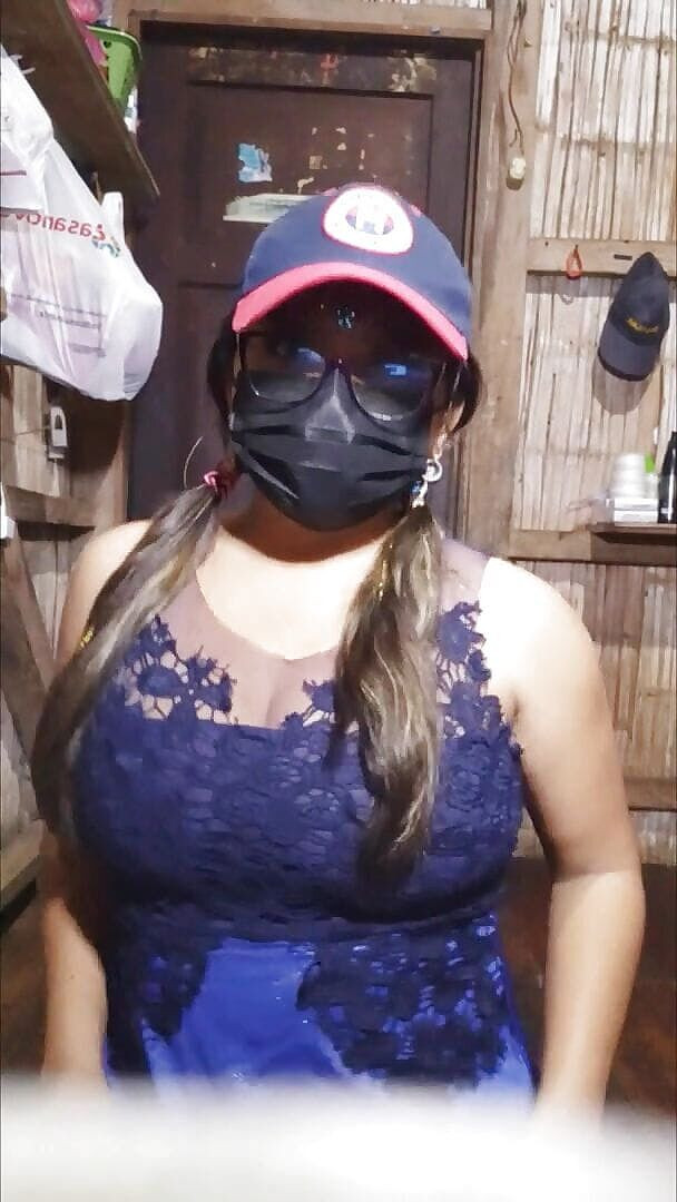 Martin13: Long Live Rock!! Жінка-коханець показує незнайомцю свої красиві цицьки та поголену піхву