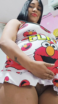 Keli pakai piyama elmonya, pengen banget nyepong kontol