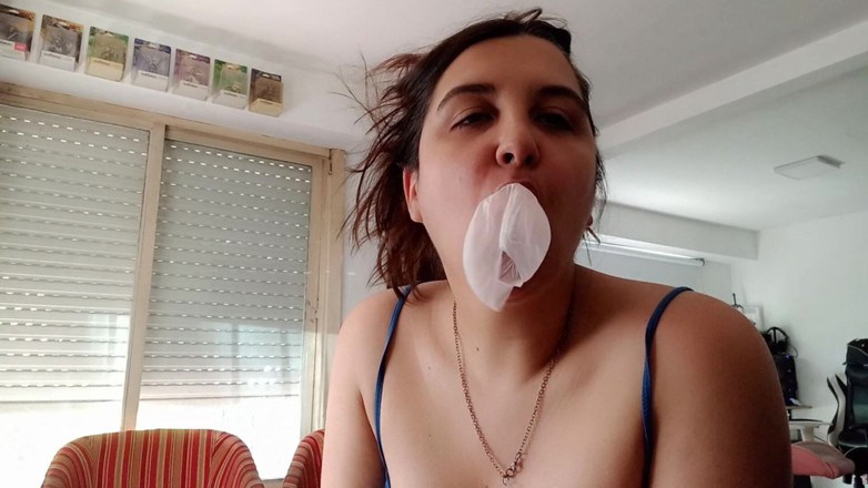 Bunny Looner: Melakukan gelembung bubblegum besar dan kucai - Bunny Looner