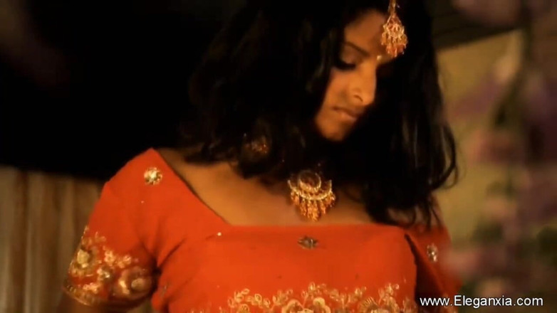 Eleganxia: Gros plan avec une indienne