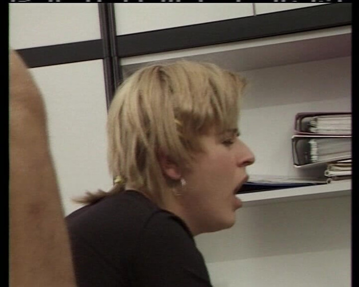 Deutsche Madchen: O gagică drăguță germană are parte de o mulțime de...