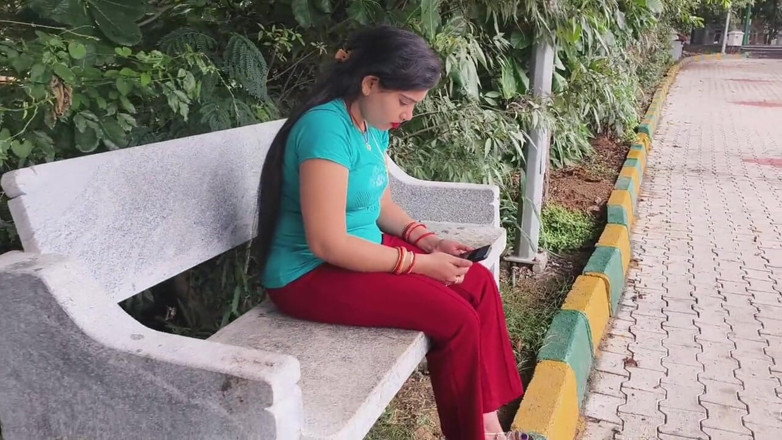 Sona bhabhi: Odia Desi Wife Enjoy with Her Boyfriend in Park