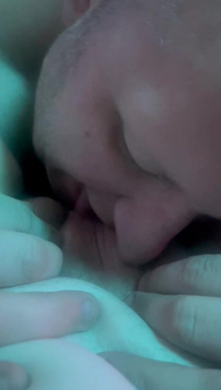 papiSwolio86: Eating Nice Pussy