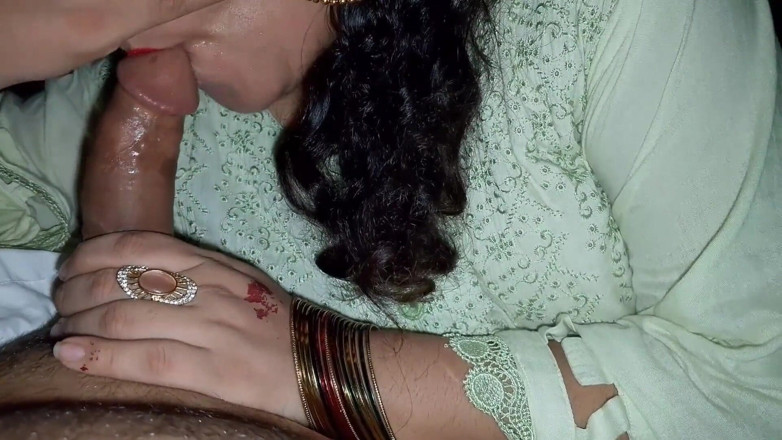 QueenbeautyQB: Di notte il suocero scopa forte la sua Bahu Rani,...