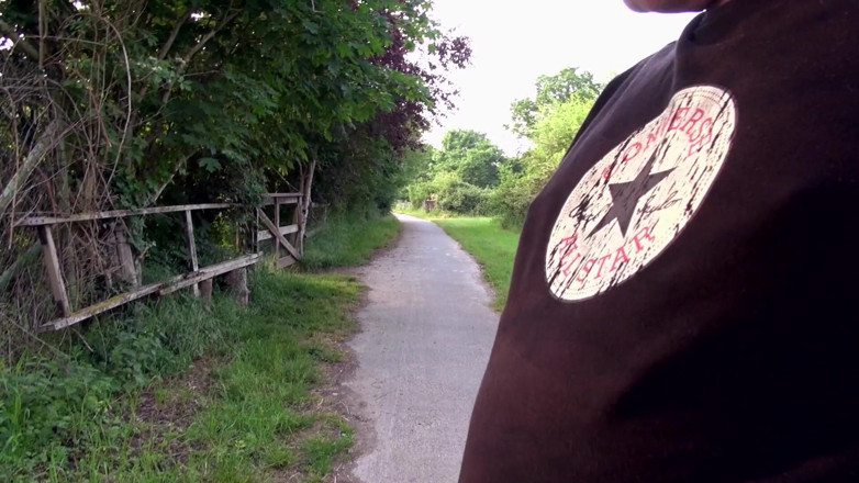 Deutschland Porno X: Zakar raksasa hitam memusnahkan dua perempuan jalang basah di taman