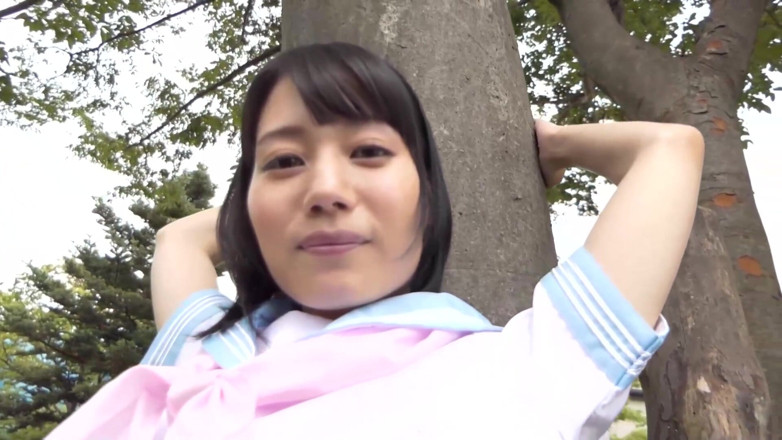 Raptor Inc: 图书馆里的酷美女 - yuri kirisawa