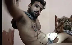 बड़े स्तन दबाते हुए Harness Hotty की लड़कियों की आवाजें