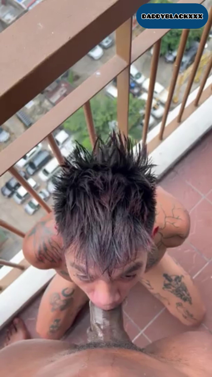 DADDYBLACKXXX: เกย์หนุ่มฟิลิปปินส์โดนควยใหญ่ผิวดําใหญ่เย็ดบนระเบียง!!