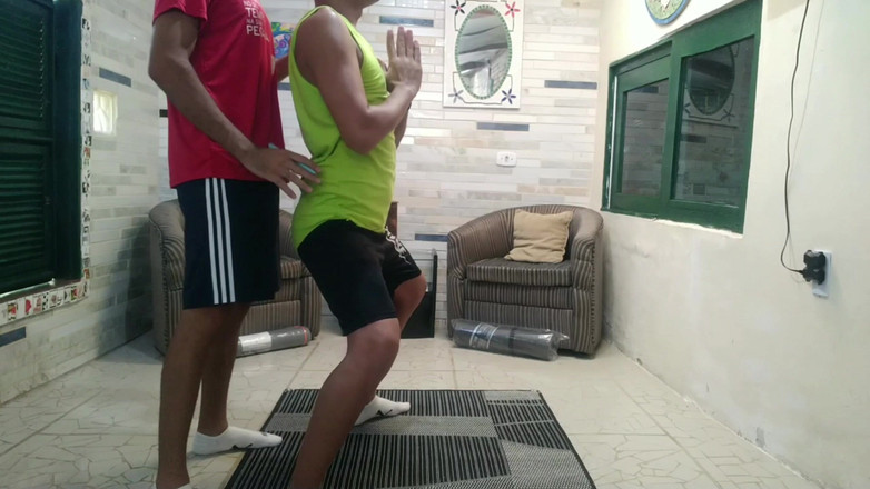 MiguellTrajano: Jurulatih yoga dengan batang besar &amp; pelajaran dubur peribadinya - twinks dalam...