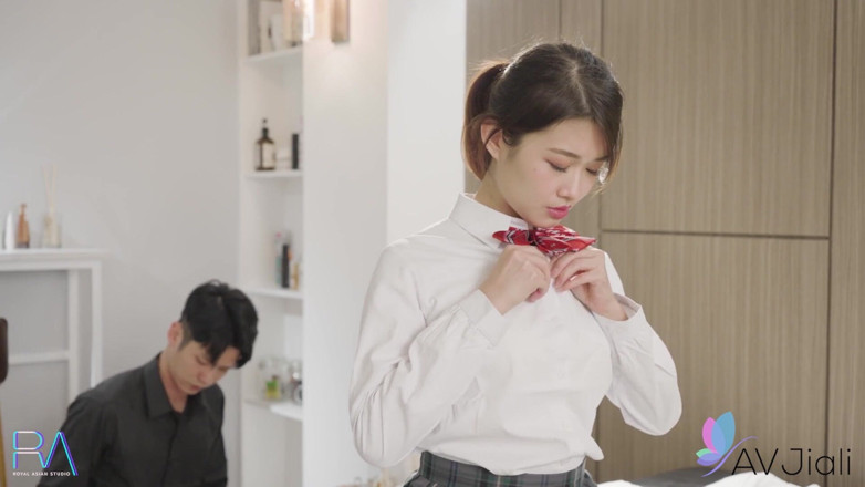 AV Jiali: Taiwan girl Ye Chenxin books a massage and gets fucked!