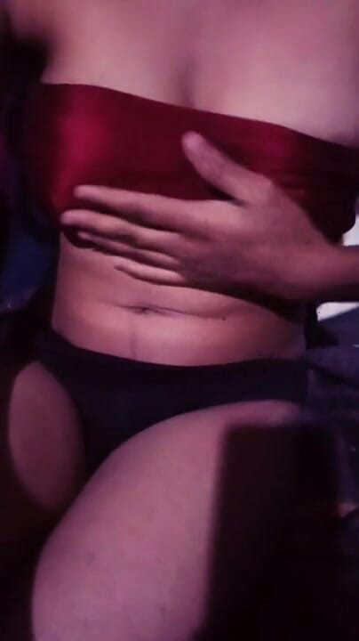 Aliases: Tâm trạng tình dục trong phòng khách sạn sẽ được