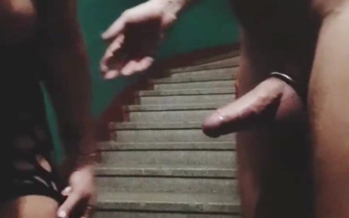 Crazyfamily 1970: Sesso rischioso all'ingresso dell'hotel