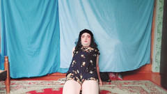 Kitty_Cross: Sexy blonďatá gay s velkým zadkem v milf šatech youtuber crossdresserkitty