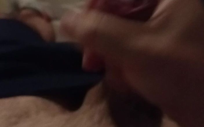 Straightboy: Solo chłopiec masturbuje się sam w swoim pokoju