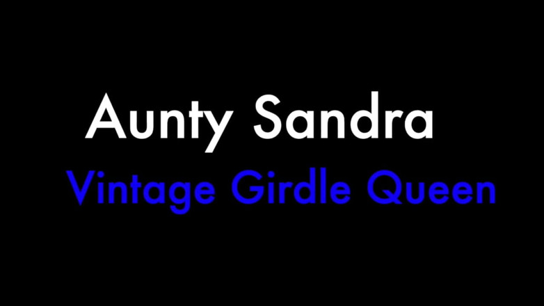 Aunty Sandra vintage girdle queen: Makcik Sandra Berpakaian Untuk Awak Semua
