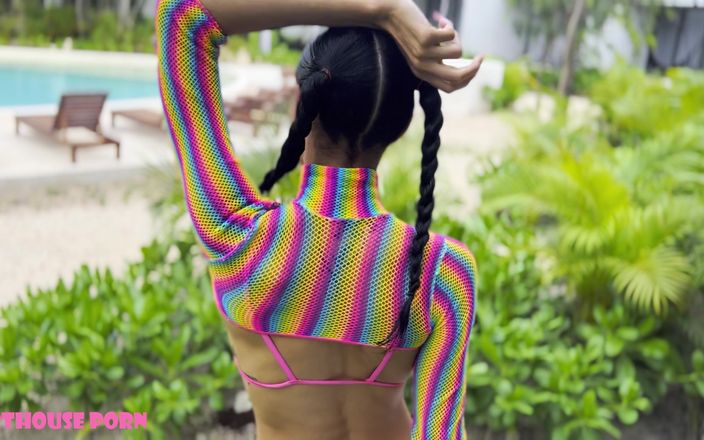 Arthouse Porn: 苗条的哥伦比亚女孩violeta grey喜欢棒棒糖，口交和性交