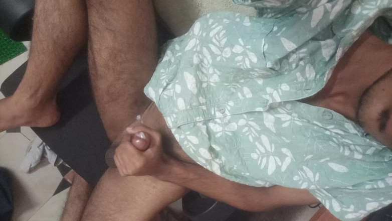 Suhas: 下着の嗅ぎと射精