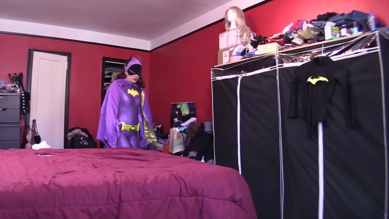 Evangelines Fetish: Batgirls mastürbasyonu sıkıyor