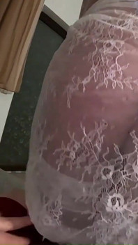 Seksi saten elbise giyerken yüz sikişi ve boşalma oyunu 273